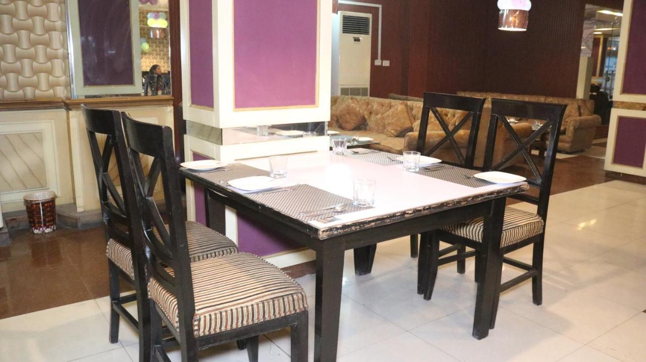Hotel Tourist Inn Lahore Ngoại thất bức ảnh