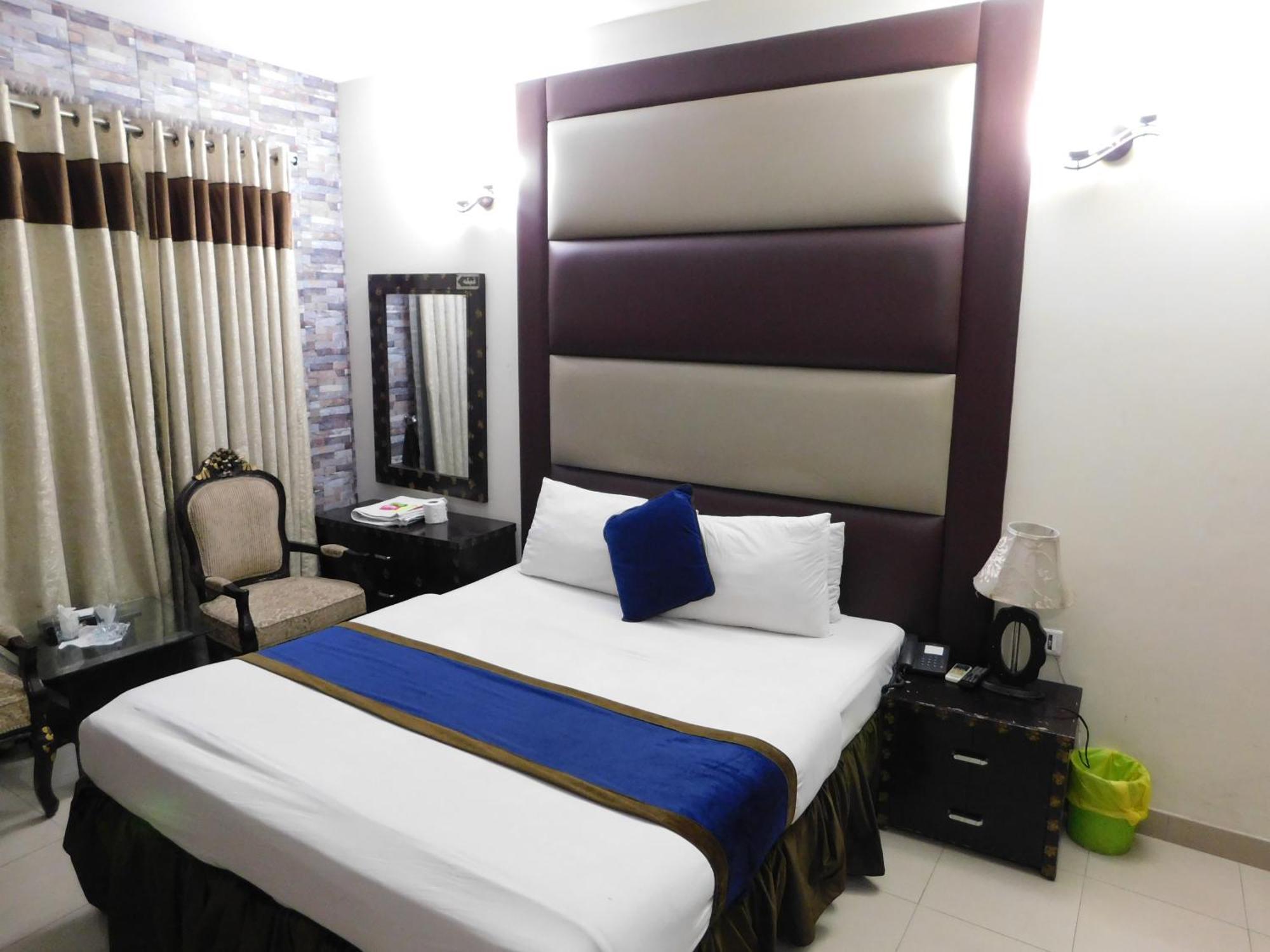 Hotel Tourist Inn Lahore Ngoại thất bức ảnh