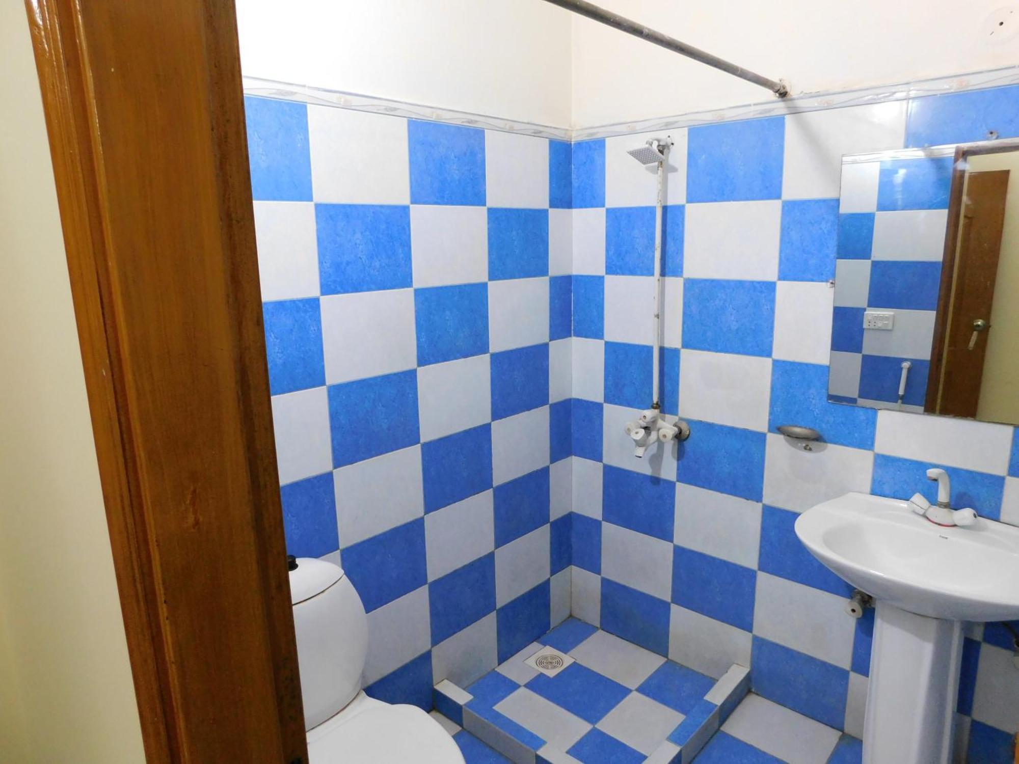 Hotel Tourist Inn Lahore Ngoại thất bức ảnh