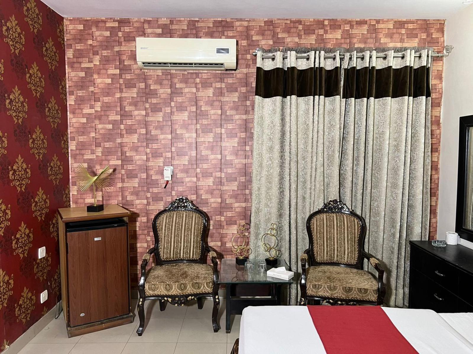 Hotel Tourist Inn Lahore Ngoại thất bức ảnh