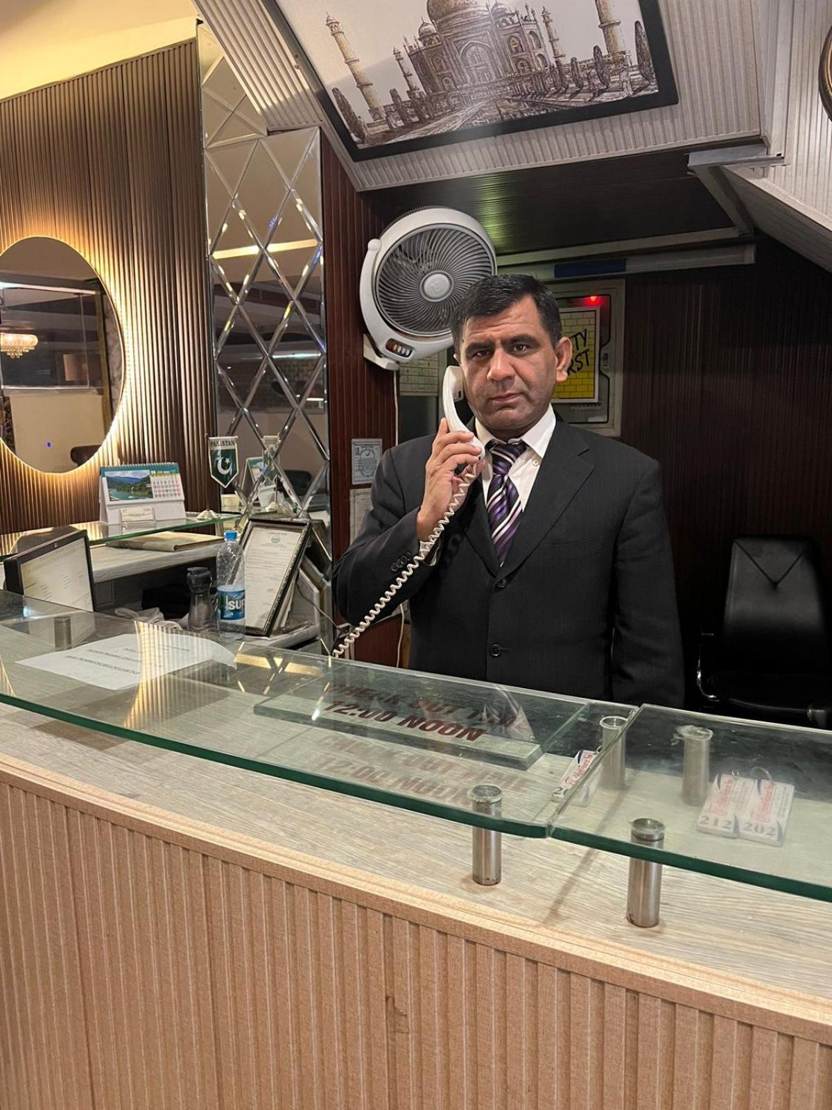 Hotel Tourist Inn Lahore Ngoại thất bức ảnh