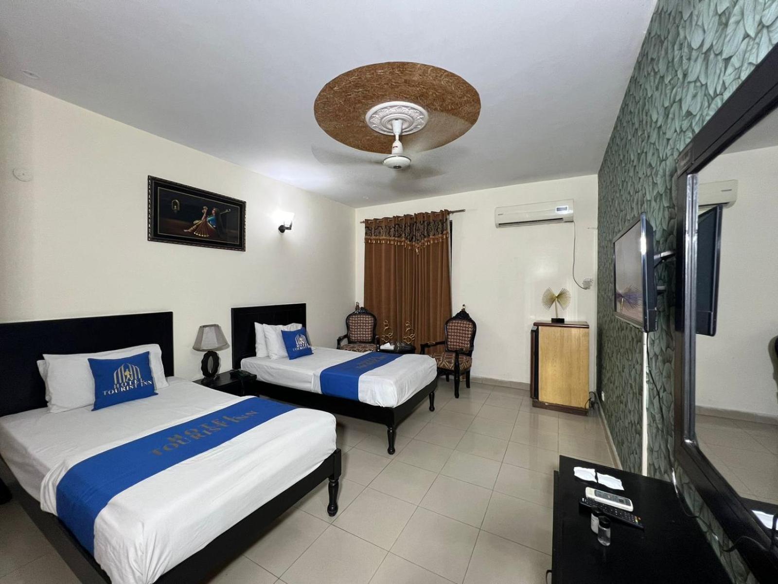 Hotel Tourist Inn Lahore Ngoại thất bức ảnh
